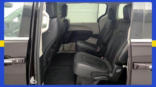 2017 Chrysler Pacifica Touring-L
