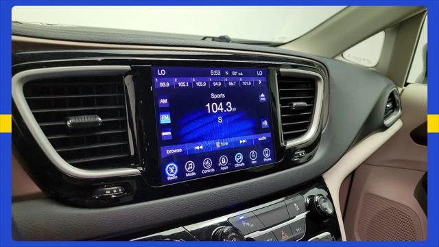 2017 Chrysler Pacifica Touring-L