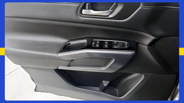 2023 Nissan Pathfinder SL 4WD