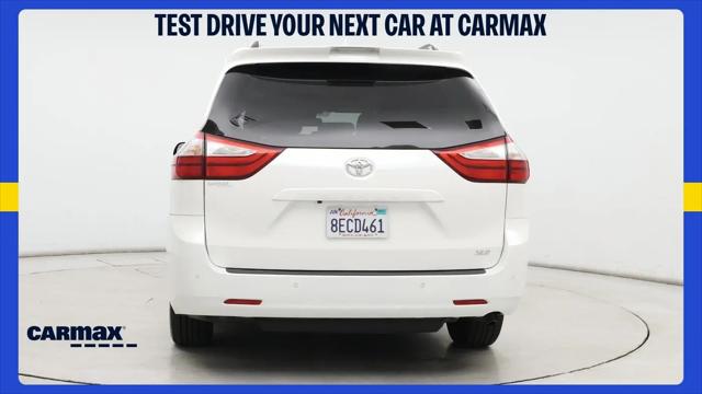 2018 Toyota Sienna XLE 8 Passenger