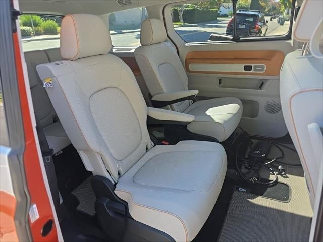 2025 Volkswagen ID. Buzz 1st Edition with 4MOTION 2025 Volkswagen ID. Buzz 1st Edition with 4MOTION
