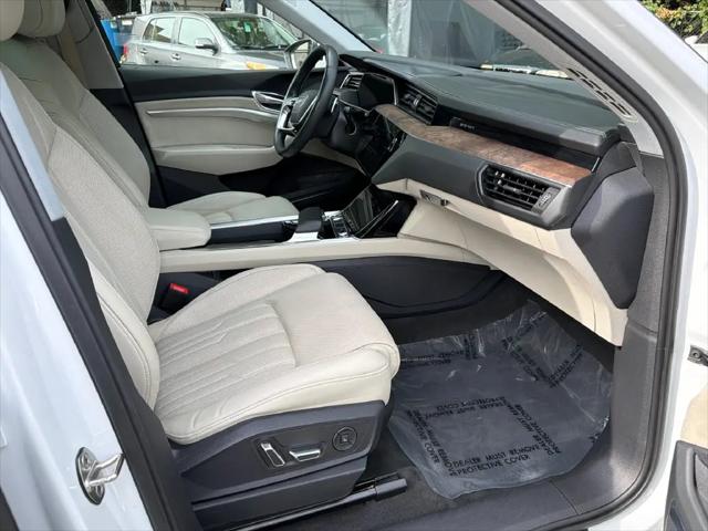 2019 Audi e-tron Premium Plus