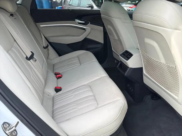 2019 Audi e-tron Premium Plus