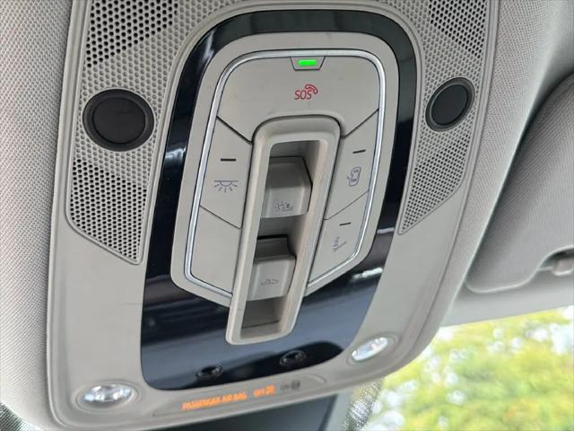 2019 Audi e-tron Premium Plus