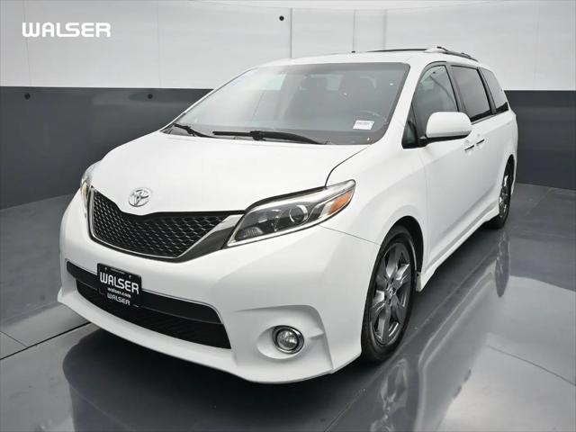 2017 Toyota Sienna SE 8 Passenger for sale in Coon Rapids, MN