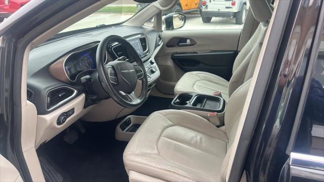 2017 Chrysler Pacifica Touring-L