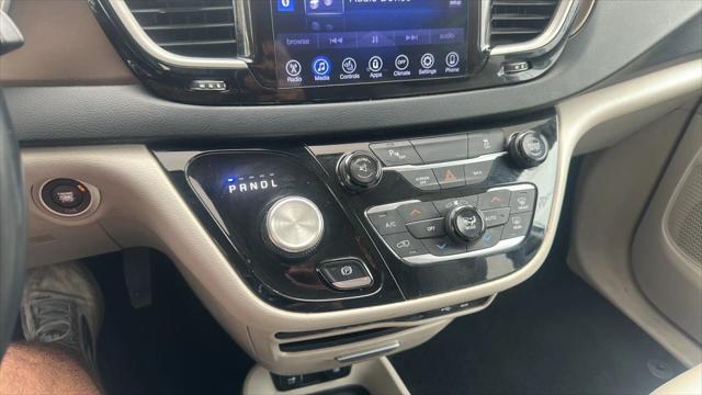 2017 Chrysler Pacifica Touring-L