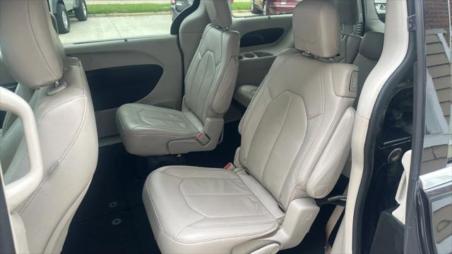 2017 Chrysler Pacifica Touring-L