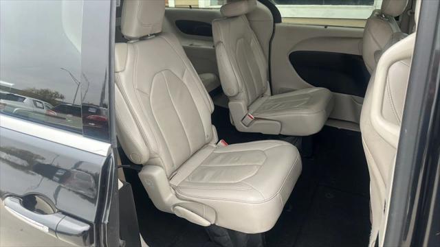 2017 Chrysler Pacifica Touring-L