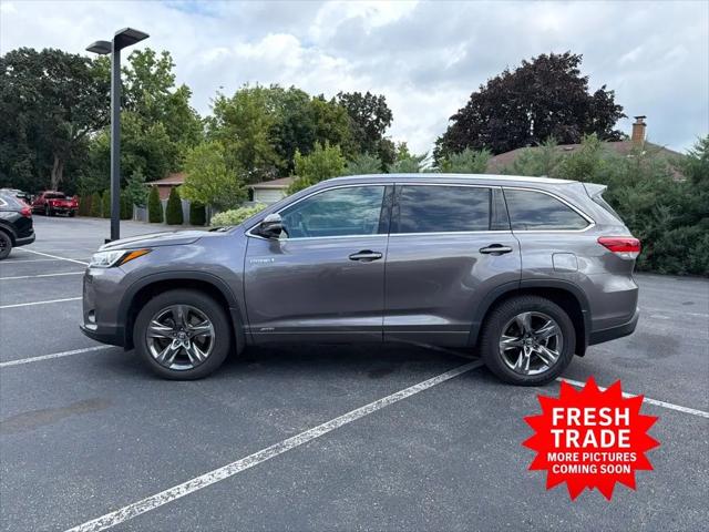 2019 Toyota Highlander Hybrid Limited Platinum for sale in Glendale, WI