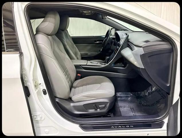 2020 Toyota Avalon XSE