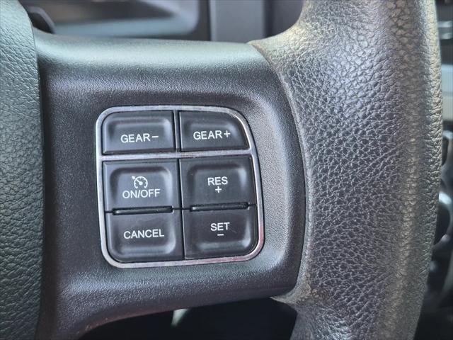 2019 Ram 1500 Classic SLT Crew Cab 4x4 64 Box