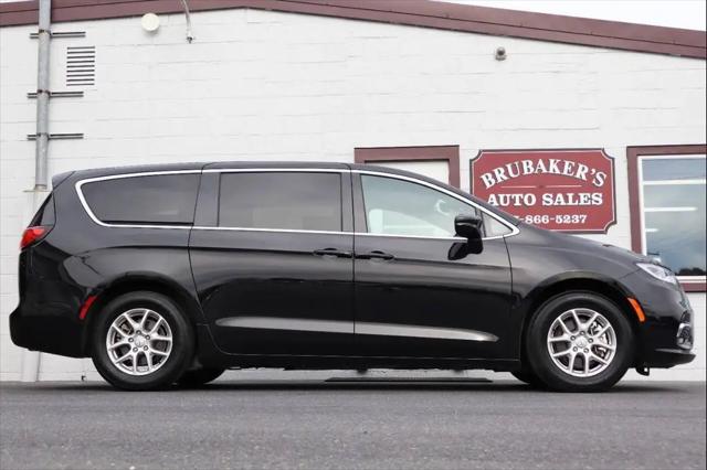 2025 Chrysler Pacifica Select for sale in Myerstown, PA