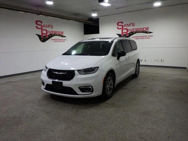 2024 Chrysler Pacifica Limited for sale in Des Moines, IA