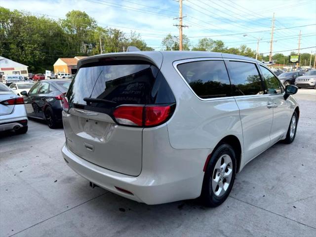 2017 Chrysler Pacifica LX