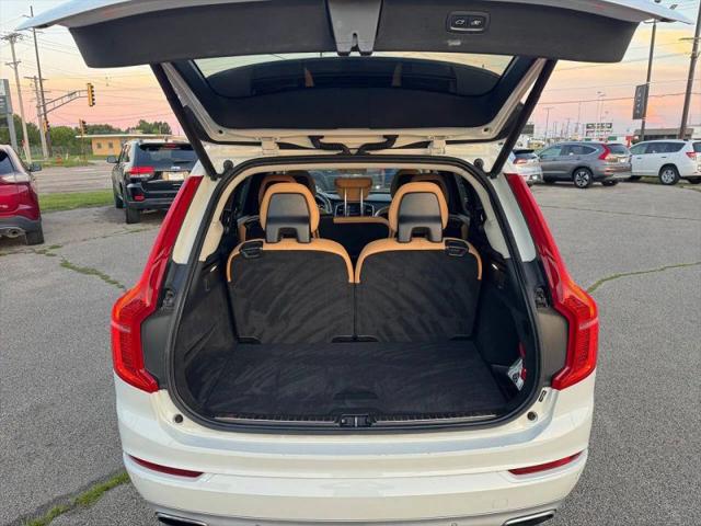 2016 Volvo XC90 T6 Momentum