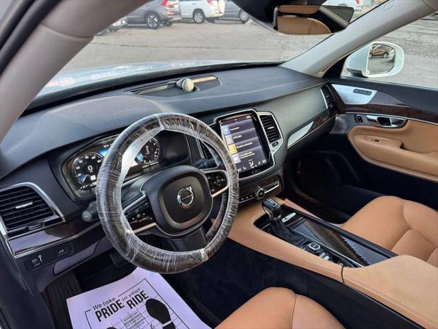 2016 Volvo XC90 T6 Momentum