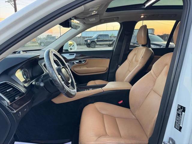 2016 Volvo XC90 T6 Momentum