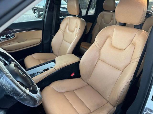 2016 Volvo XC90 T6 Momentum