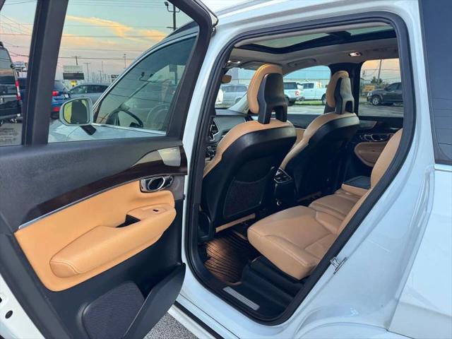 2016 Volvo XC90 T6 Momentum