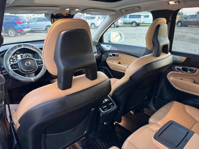 2016 Volvo XC90 T6 Momentum