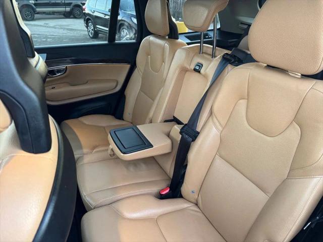 2016 Volvo XC90 T6 Momentum