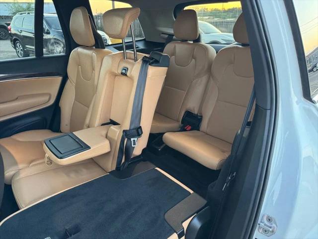 2016 Volvo XC90 T6 Momentum