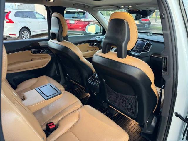 2016 Volvo XC90 T6 Momentum