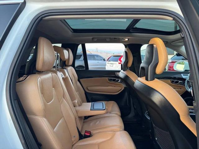 2016 Volvo XC90 T6 Momentum