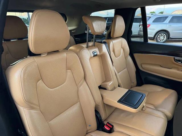 2016 Volvo XC90 T6 Momentum