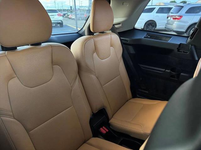 2016 Volvo XC90 T6 Momentum