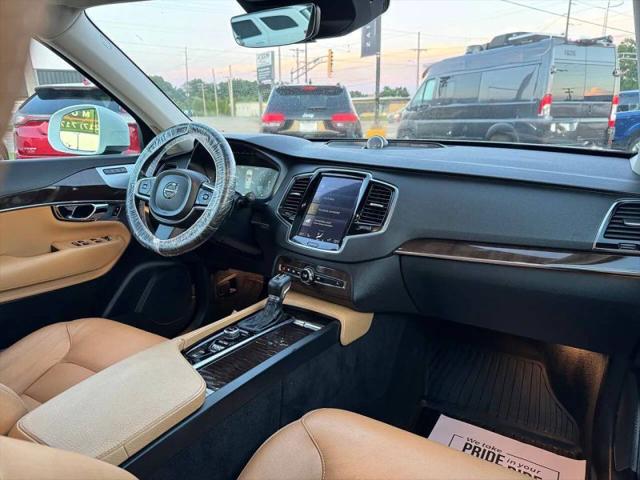 2016 Volvo XC90 T6 Momentum