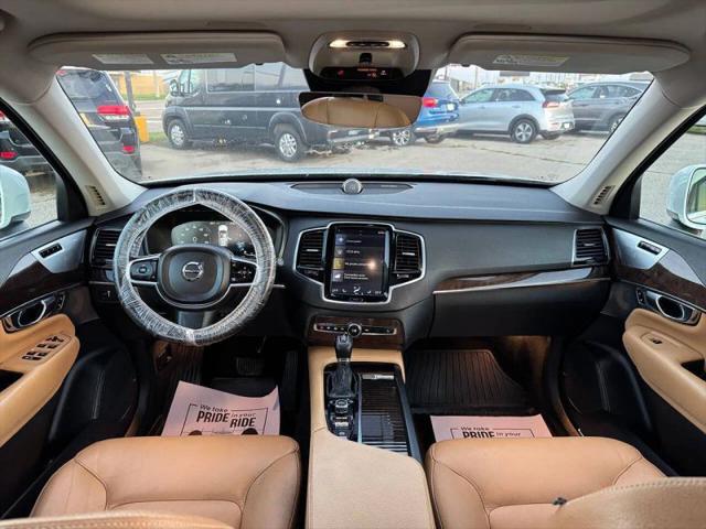 2016 Volvo XC90 T6 Momentum
