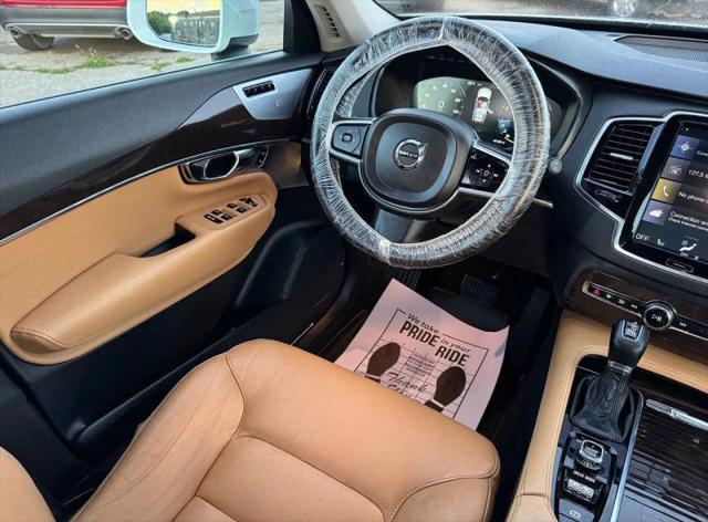 2016 Volvo XC90 T6 Momentum