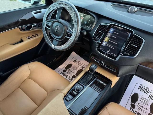 2016 Volvo XC90 T6 Momentum