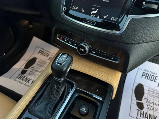 2016 Volvo XC90 T6 Momentum