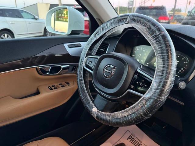 2016 Volvo XC90 T6 Momentum