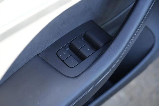 2021 Tesla Model 3 Standard Range Plus Rear-Wheel Drive