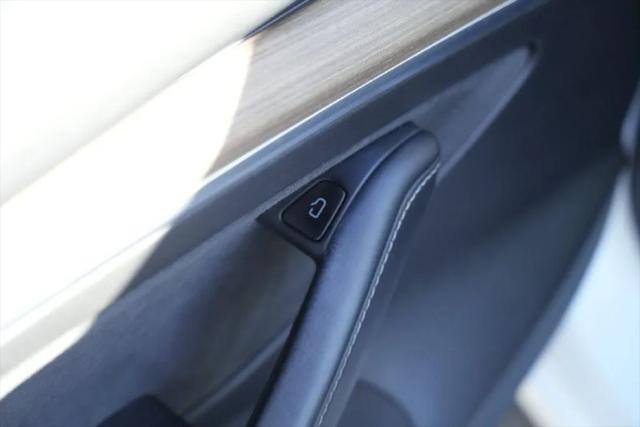 2021 Tesla Model 3 Standard Range Plus Rear-Wheel Drive