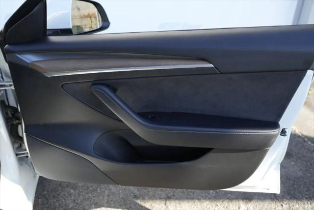 2021 Tesla Model 3 Standard Range Plus Rear-Wheel Drive