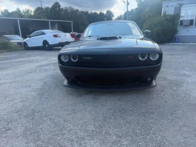 2017 Dodge Challenger 392 Hemi Scat Pack Shaker