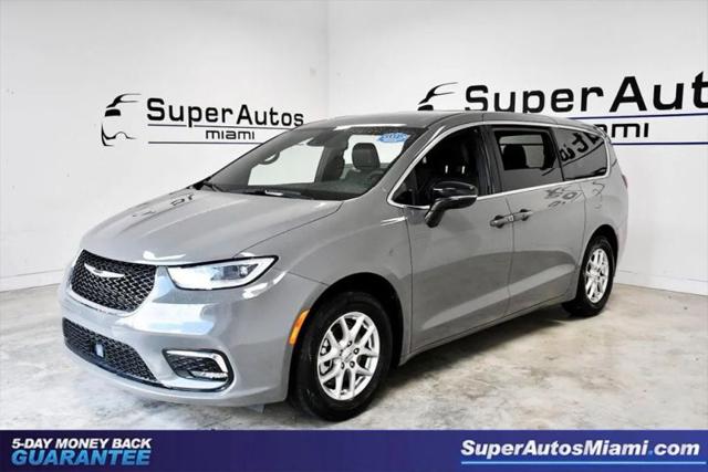 2025 Chrysler Pacifica Select for sale in Doral, FL