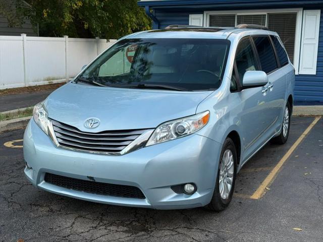 2016 Toyota Sienna XLE 8 Passenger for sale in Lake In The Hills, IL