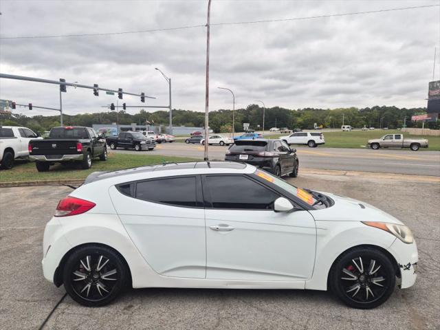 2012 Hyundai Veloster Base w/Red/Black