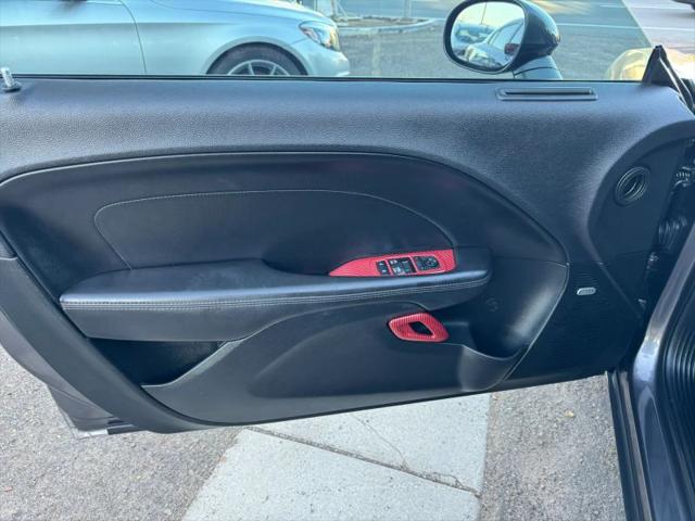 2018 Dodge Challenger SXT Plus
