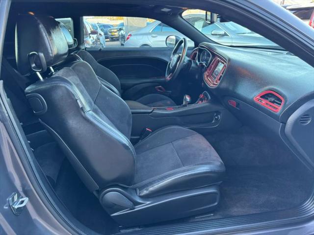 2018 Dodge Challenger SXT Plus