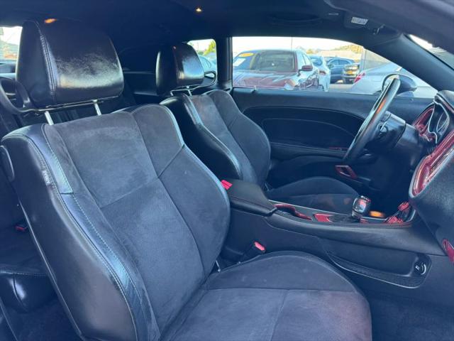 2018 Dodge Challenger SXT Plus