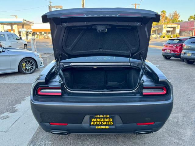 2018 Dodge Challenger SXT Plus