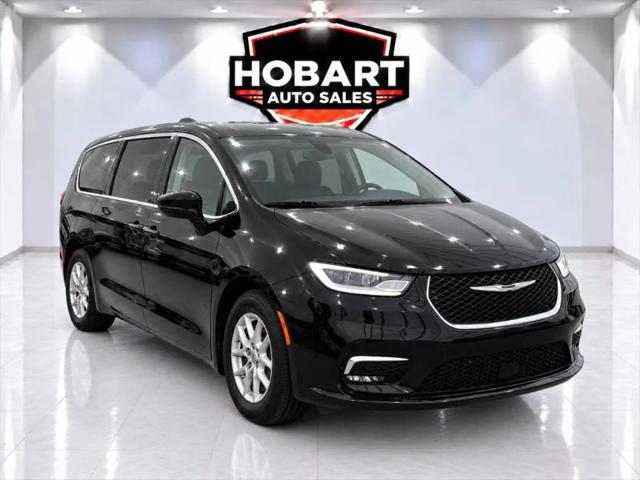 2024 Chrysler Pacifica Touring L for sale in Hobart, IN