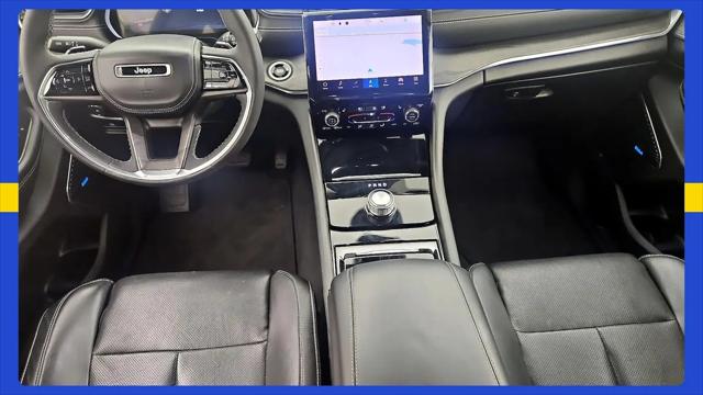 2023 Jeep Grand Cherokee Overland 4x2